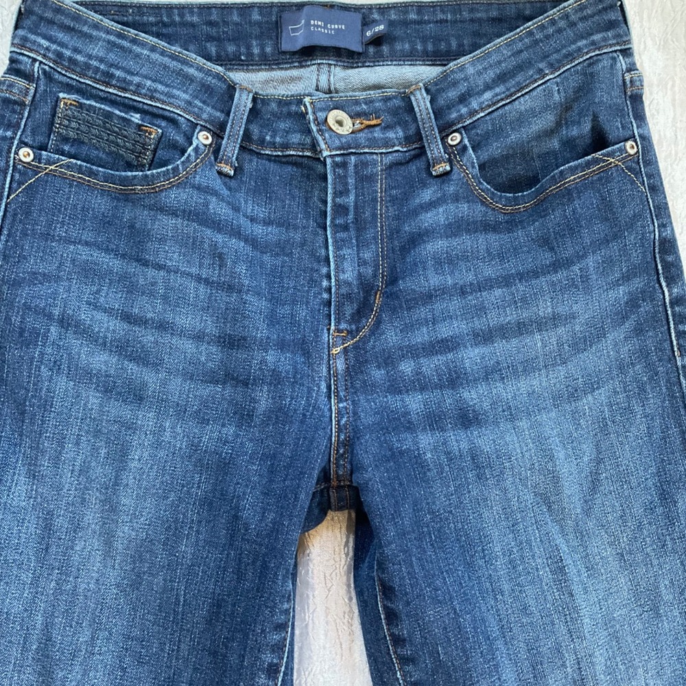 Levis Demi Curve Classic Jeans Womens 6/28‎ Dark Wash Cropped Straight Leg Denim - Picture 4 of 12
